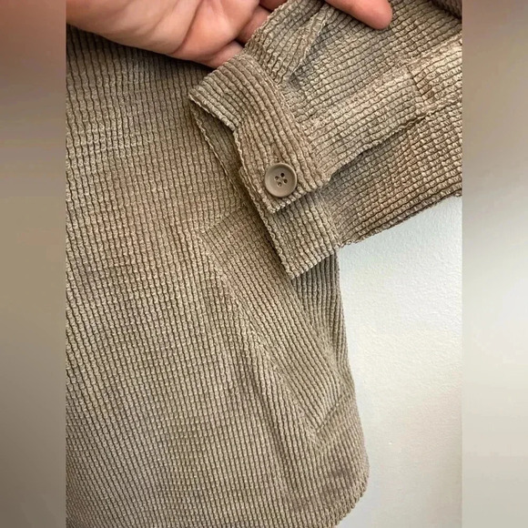 Stoosh Faux Corduroy Long Sleeve Brown Button Up Shirt Shacket Sz XL Cozy Travel - Picture 9 of 9
